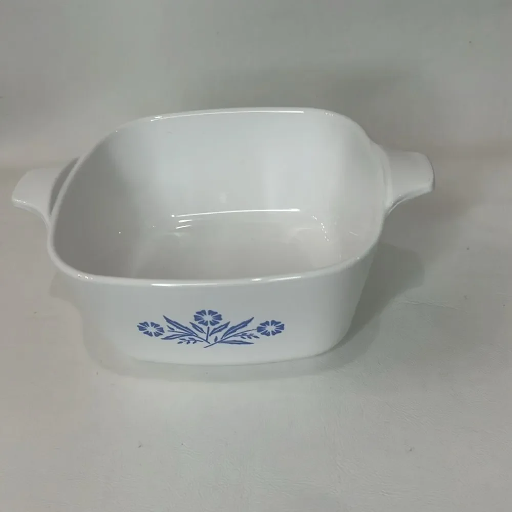 CorningWare 60s 22 Ounces P-43-B White Blue Cornflower Petite Dish Range Micro